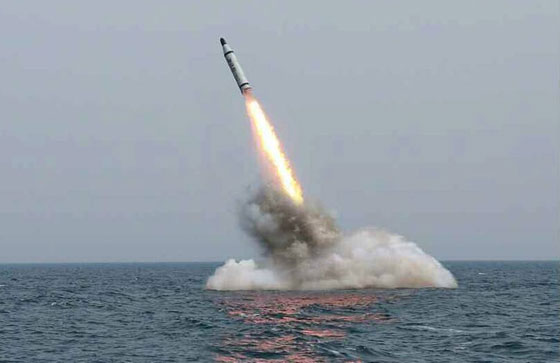 كوريا تنجح باطلاق صاروخ بحر- ارض.. وسط تنديد واشنطن صورة رقم 1