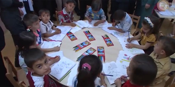 ميركل نجم يلمع في سماء اللاجئين السوريين.. يصفونها بام المنبوذين صورة رقم 7