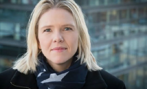 وزيرة نرويجية تحاول فهم معاناة اللاجئين بقذف نفسها في البحر!! صورة رقم 8