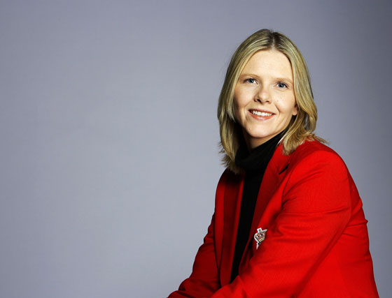 وزيرة نرويجية تحاول فهم معاناة اللاجئين بقذف نفسها في البحر!! صورة رقم 6