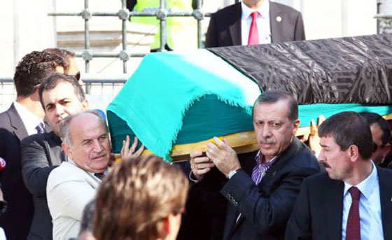 صور الرؤساء وحماقاتهم المحرجة.. منهم اردوغان واوباما صورة رقم 4