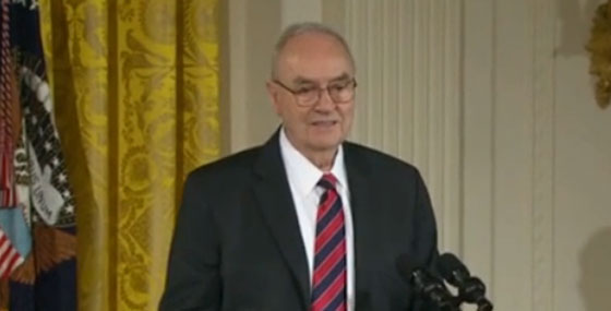 عضو برلمان تسعيني يعلن مثليته ويحدد موعد زواجه من رجل اربعيني صورة رقم 1