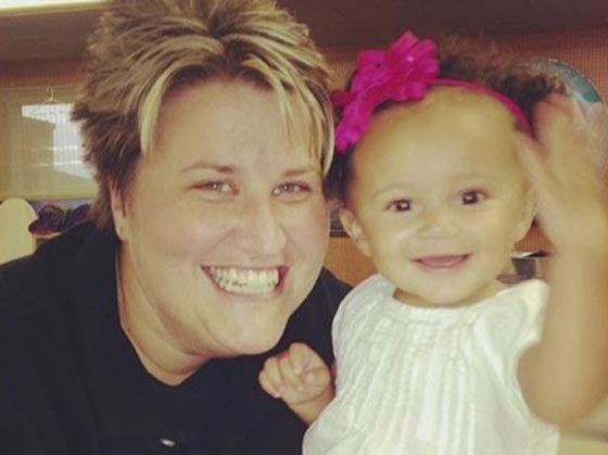 امريكية انجبت طفلا اسود فلجأت الى القضاء.. ولكن ضد من؟! صورة رقم 1