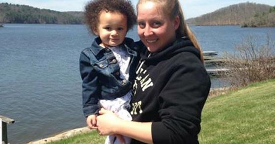 امريكية انجبت طفلا اسود فلجأت الى القضاء.. ولكن ضد من؟! صورة رقم 4