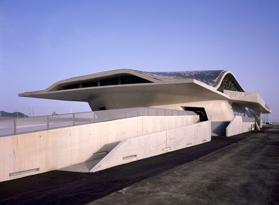  ايطاليا تدشن محطة بحرية صممتها المهندسة زها حديد قبل رحيلها صورة رقم 7