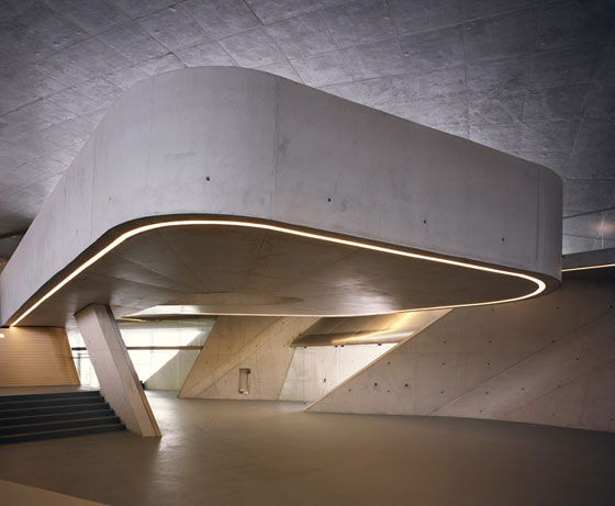  ايطاليا تدشن محطة بحرية صممتها المهندسة زها حديد قبل رحيلها صورة رقم 13