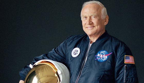 الرائد الامريكي الدرين.. يخطط للاقامة على المريخ بعد اقتحامه للقمر صورة رقم 2