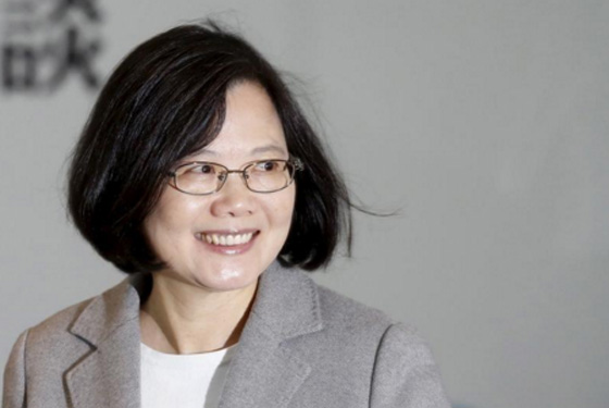 ابداع مفاجئ.. فنان مختلف يحول حبة ارز الى منحوتة للرئيسة التايوانية صورة رقم 7