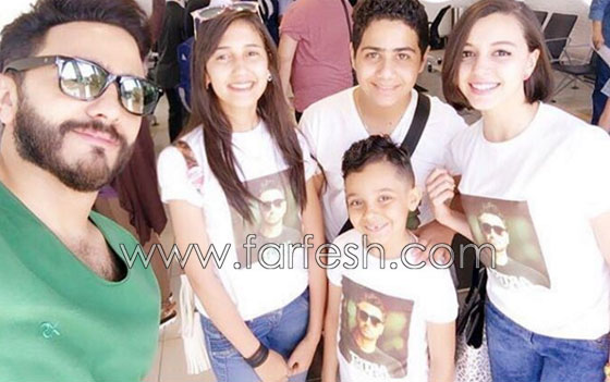 تامر حسني يغني مع احمد السيسي وفريق ذا فويس كيدز (لسه عند وعدي) صورة رقم 2
