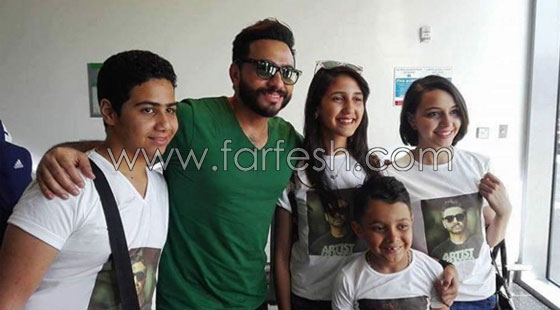 تامر حسني يغني مع احمد السيسي وفريق ذا فويس كيدز (لسه عند وعدي) صورة رقم 3