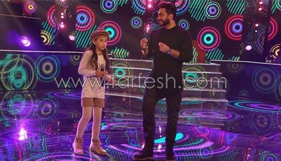 تامر حسني يغني مع احمد السيسي وفريق ذا فويس كيدز (لسه عند وعدي) صورة رقم 11