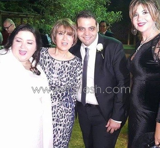 صور فنانين يجاملون في افراح المشاهير: 25 صورة خلف الكواليس صورة رقم 14