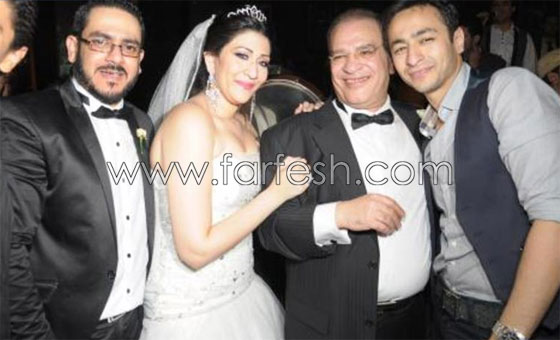 صور فنانين يجاملون في افراح المشاهير: 25 صورة خلف الكواليس صورة رقم 5