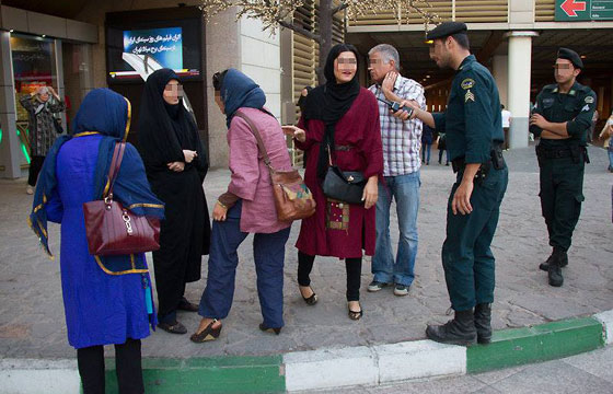 في ايران.. شرطة سرية لتحري ممارسات المواطنين الاخلاقية صورة رقم 4