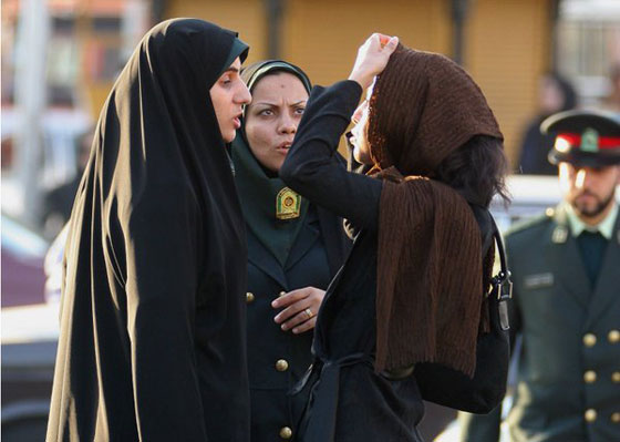 في ايران.. شرطة سرية لتحري ممارسات المواطنين الاخلاقية صورة رقم 23