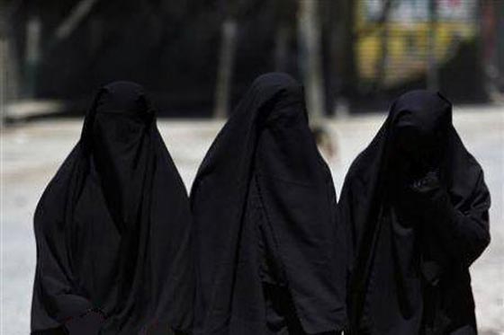 بلدة بلغارية تحظر النقاب على النساء في الاماكن العامة صورة رقم 2