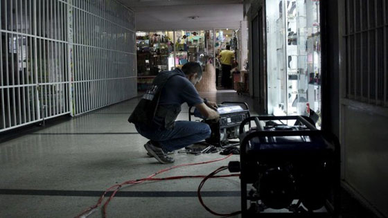 النفط يضطر الفنزوليين للعمل يومين فقط.. في الاسبوع  صورة رقم 1