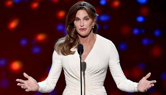 المتحولة كاتلين جينر تنشر فيديو لها في مرحاض النساء ردا على ترامب صورة رقم 8