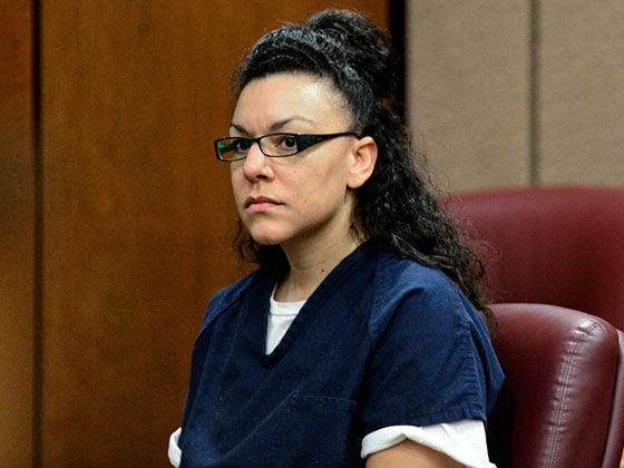 السجن 100 عام لامرأة حاولت قتل حامل وانتزاع جنينها من بطنها صورة رقم 2