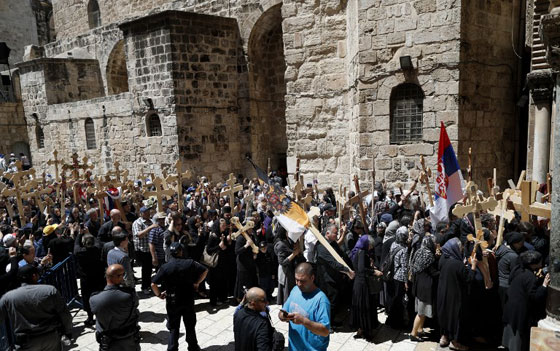 المسيحيون الارثوذكس يحيون جمعة الآلام قبل قيامة المسيح صورة رقم 4