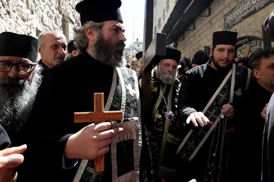المسيحيون الارثوذكس يحيون جمعة الآلام قبل قيامة المسيح صورة رقم 5