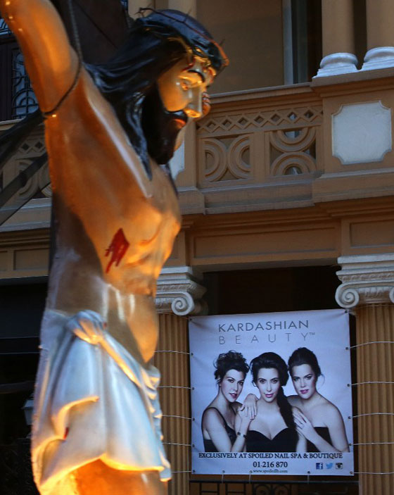 المسيحيون الارثوذكس يحيون جمعة الآلام قبل قيامة المسيح صورة رقم 30