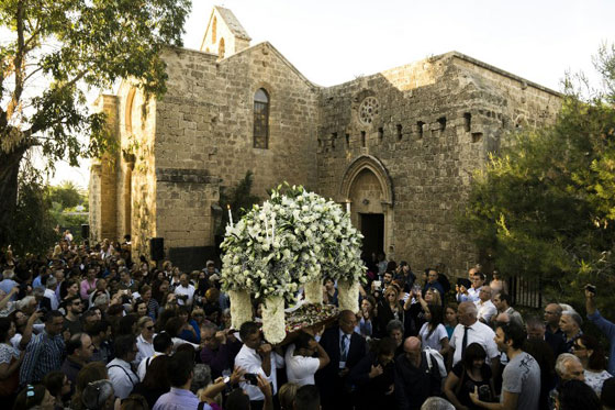 المسيحيون الارثوذكس يحيون جمعة الآلام قبل قيامة المسيح صورة رقم 37