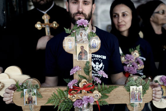 المسيحيون الارثوذكس يحيون جمعة الآلام قبل قيامة المسيح صورة رقم 22