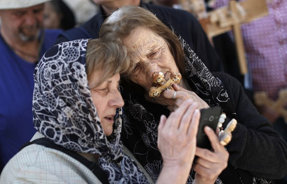 المسيحيون الارثوذكس يحيون جمعة الآلام قبل قيامة المسيح صورة رقم 31