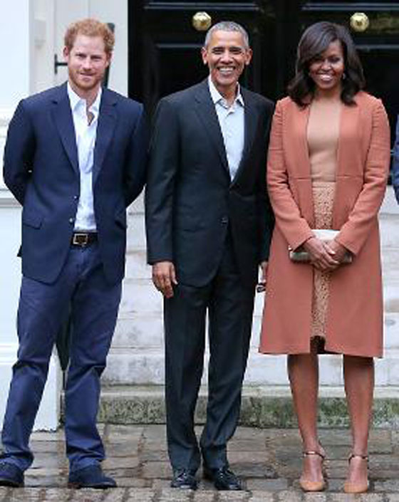 الملكة اليزابيث تشمئز من حديث اوباما وزوجته في فيديو ساخر صورة رقم 5