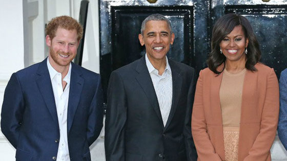 الملكة اليزابيث تشمئز من حديث اوباما وزوجته في فيديو ساخر صورة رقم 7