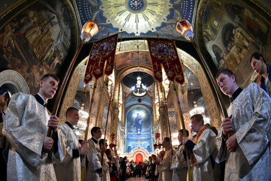 العالم المسيحي الشرقي يحتفل بالفصح المجيد.. كل عام وانتم بخير صورة رقم 48