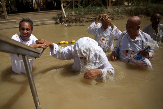 العالم المسيحي الشرقي يحتفل بالفصح المجيد.. كل عام وانتم بخير صورة رقم 4