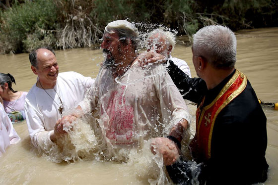 العالم المسيحي الشرقي يحتفل بالفصح المجيد.. كل عام وانتم بخير صورة رقم 15