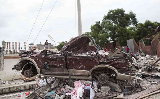 فنزويلا: نتشال مسن من تحت الانقاض بعد 13 يوما من الزلزال!! صورة رقم 7