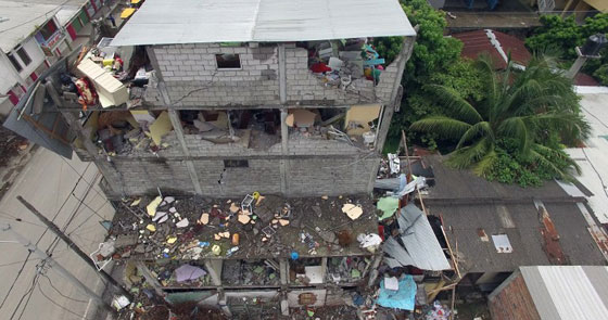 فنزويلا: نتشال مسن من تحت الانقاض بعد 13 يوما من الزلزال!! صورة رقم 10