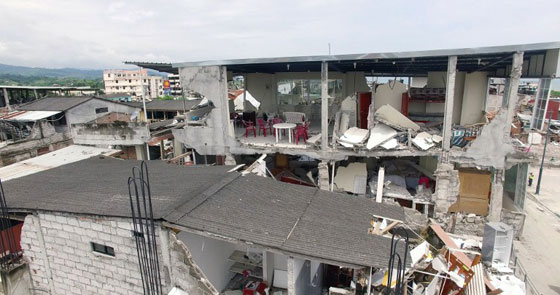 فنزويلا: نتشال مسن من تحت الانقاض بعد 13 يوما من الزلزال!! صورة رقم 11