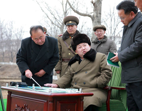 الجيش الكوري يرفه عن قادته بكتائب المتعة.. مقتادا اياها بالقوة صورة رقم 13