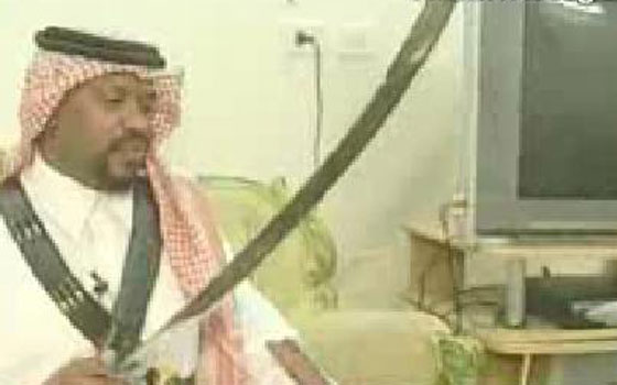  تفاصيل اللحظات الاخيرة.. محكوم يطلب من سيافه سيجارة قبل الاعدام!! صورة رقم 1