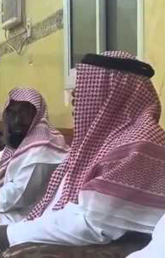  تفاصيل اللحظات الاخيرة.. محكوم يطلب من سيافه سيجارة قبل الاعدام!! صورة رقم 2