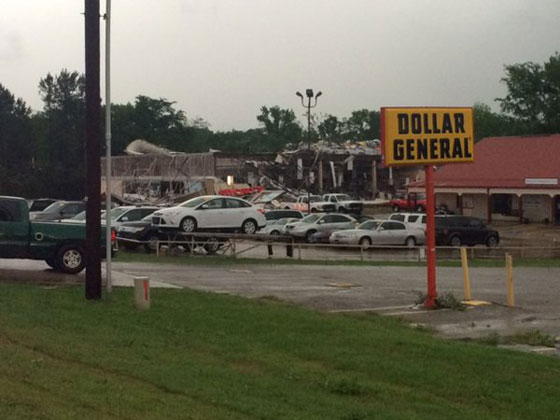 فيضانات في تكساس تبتلع جدة واربعة من احفادها.. شاهد الفيديو صورة رقم 1