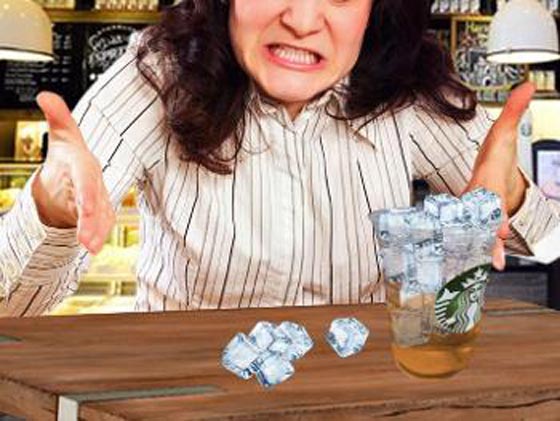 دعوى قضائية بـ5 ملايين دولار ضد ستاربكس والسبب حجم قطع الثلج صورة رقم 2 دعوى قضائية بـ5 ملايين دولار ضد ستاربكس والسبب حجم قطع الثلج صورة رقم 2