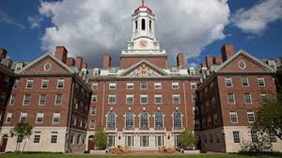 ماليا اوباما تلتحق بجامعة هارفارد بعد عام واحد من الثانوية العامة صورة رقم 6