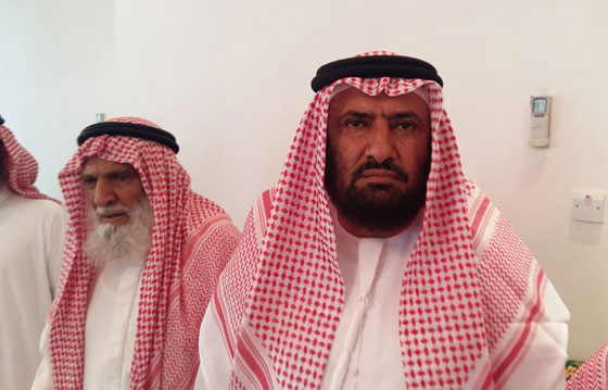 إماراتي لديه 17 بنتا يزوجهن بفنجان قهوة مع التمر صورة رقم 2