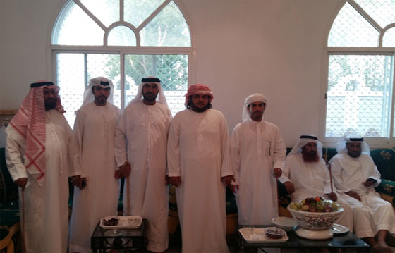 إماراتي لديه 17 بنتا يزوجهن بفنجان قهوة مع التمر صورة رقم 3