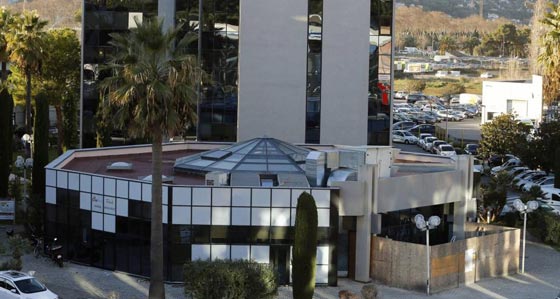 صلاة اعضاء  ناد فرنسي تتسبب له بمضايقة عنصرية!! صورة رقم 11