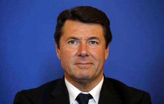 صلاة اعضاء  ناد فرنسي تتسبب له بمضايقة عنصرية!! صورة رقم 4