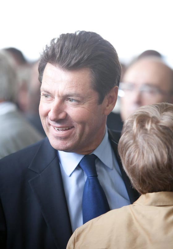 صلاة اعضاء  ناد فرنسي تتسبب له بمضايقة عنصرية!! صورة رقم 7