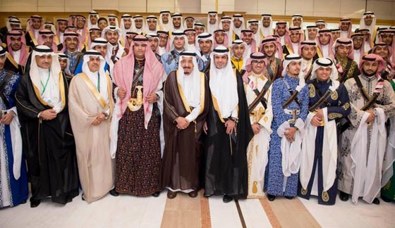 لماذا بكى الملك سلمان في حفل تخرج ابنه وماذا قال؟ صورة رقم 2