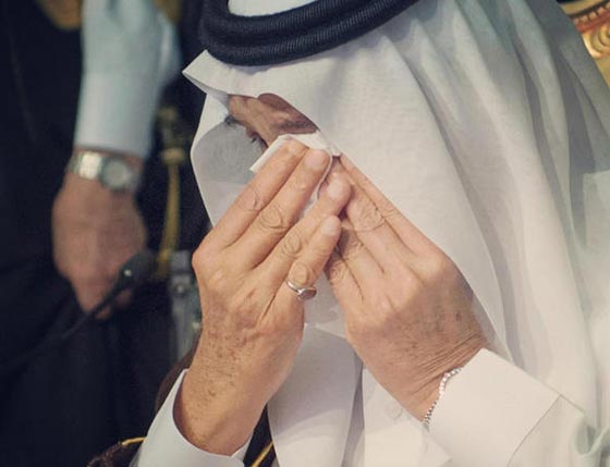 لماذا بكى الملك سلمان في حفل تخرج ابنه وماذا قال؟ صورة رقم 1